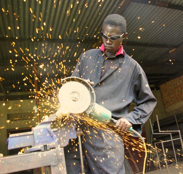 angle-grinder-429757_1920 angle-grinder-429757_1920